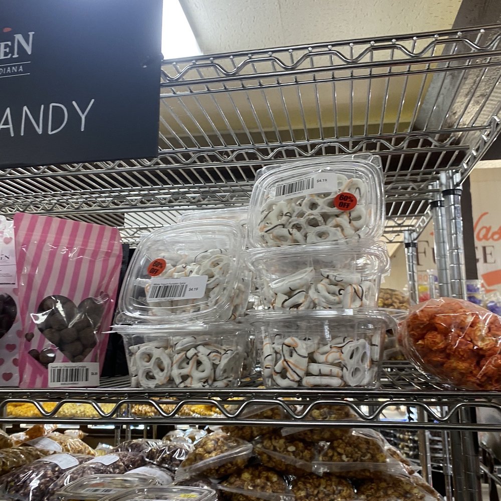 Nashville Fudge Kitchen - Chocolatiers & Shops Near Me - Nashville, Indiana Nashville Fudge Kitchen - Chocolatiers & Shops Near Me - Nashville, Indiana