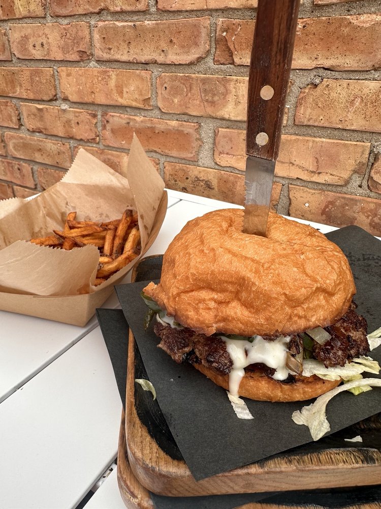 Oakwood Proper Burgers Logo