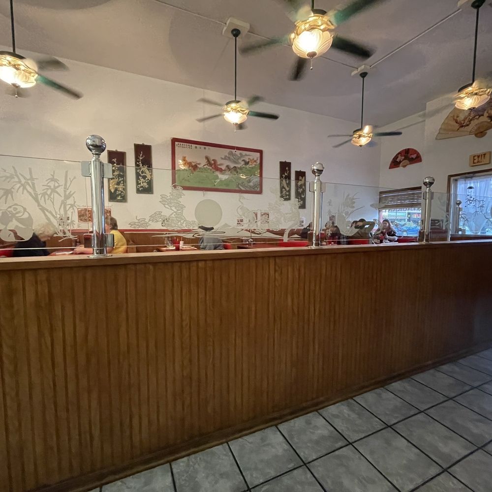 China Cafe - a view of the counter and dining area - Chinese Near Me - Winterset, Iowa China Cafe - a view of the counter and dining area - Chinese Near Me - Winterset, Iowa