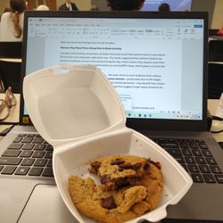 Cafe d'Marie - Chocolate chip cookie