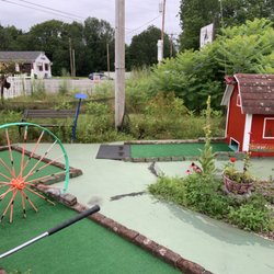 Cardinal Cove Mini Golf Center - Couple of the holes on the course