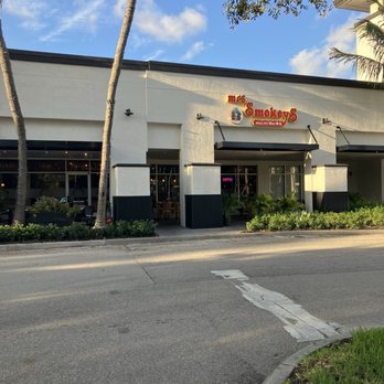Mrs Smokeys Real Pit Bar-B-Q - Outside - Barbeque Near Me - Jupiter, Florida
