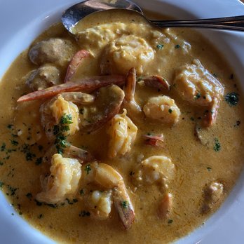 Boars Head Grill - Low Country Shrimp and Grits - Seafood Near Me - Savannah, Georgia