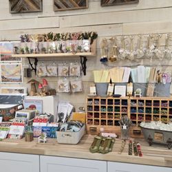 L A K E Gift Shop - Gifts/keepsakes