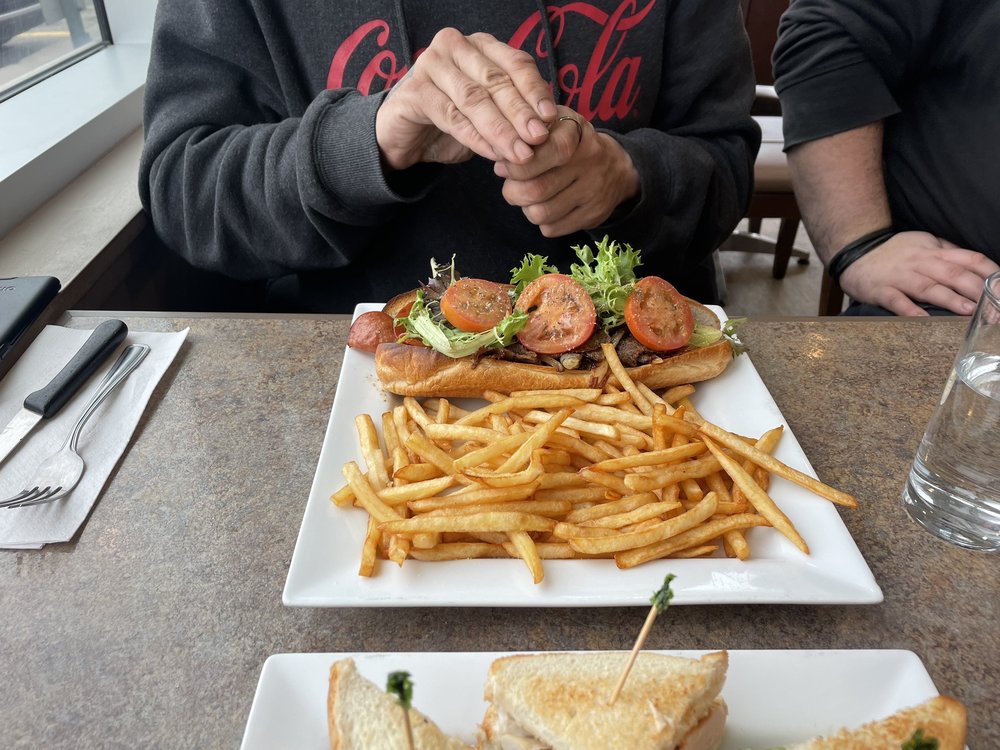 CAFÉ CARGO Updated September 2024 2200 Avenue Reverchon, Dorval