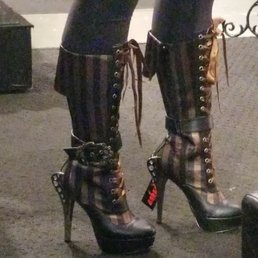 Beautiful steampunk boots with a lot of attention to detail. Too pricey ($180) for me this time but wow!!