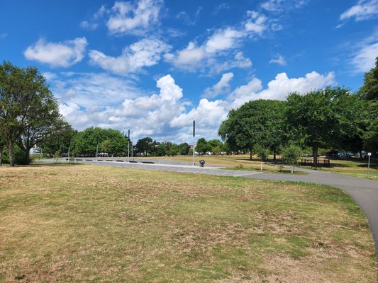Penn Treaty Park by null