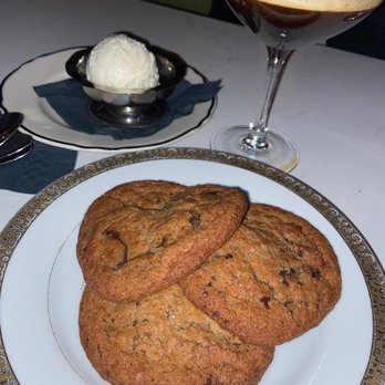 Bar Cecil - Their signature chocolate chip cookies - Cocktail Bars Near Me - Palm Springs, California Bar Cecil - Their signature chocolate chip cookies - Cocktail Bars Near Me - Palm Springs, California