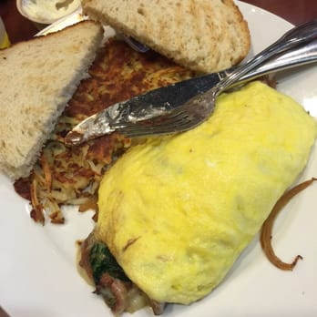Homeskillet - Chicken Apple Sausage Omelet - Breakfast & Brunch Near Me - Alameda, California Homeskillet - Chicken Apple Sausage Omelet - Breakfast & Brunch Near Me - Alameda, California