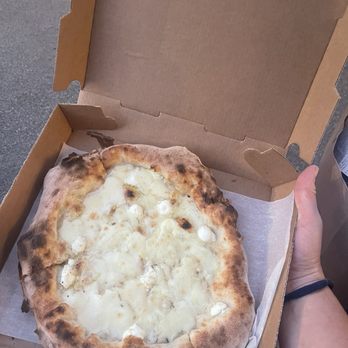 Pizzazz - Quattro Formaggi Pizza - Pizza Near Me - New York, New York Pizzazz - Quattro Formaggi Pizza - Pizza Near Me - New York, New York