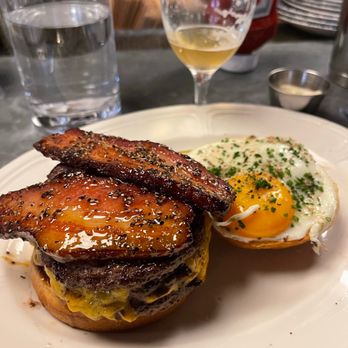 Au Cheval - Thick Cup Peppered Bacon Fried Egg Single Cheeseburger - Bars Near Me - Chicago, Illinois