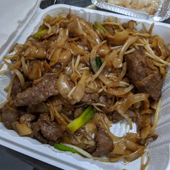 Han Palace - Dry chow fun (beef) - Dim Sum Near Me - McLean, Virginia Han Palace - Dry chow fun (beef) - Dim Sum Near Me - McLean, Virginia