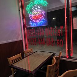 China Fresh - The dining area next to the window.