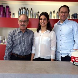 Hillringhaus - Wir sind ein Familienbetrieb und das schon in der vierten Generation. Zurzeit arbeiten sogar drei Generationen zusammen in unserem Salon.