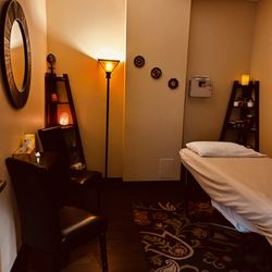Central Oregon Acupuncture - Treatment room
