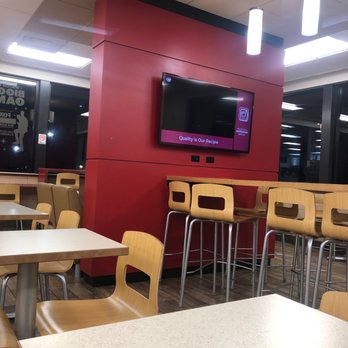 Wendy's - Dining area - Fast Food Near Me - Stone Mountain, Georgia Wendy's - Dining area - Fast Food Near Me - Stone Mountain, Georgia
