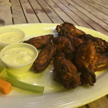Limonada Bar + Brunch - Spicy Buffalo chicken wings - Breakfast & Brunch Near Me - Miami Beach, Florida