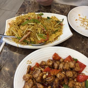 Joe's Shanghai - Singapore Chow Mei Fun - Shanghainese Near Me - New York, New York Joe's Shanghai - Singapore Chow Mei Fun - Shanghainese Near Me - New York, New York
