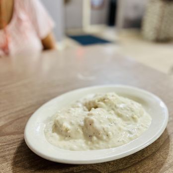The Broken Egg Cafe - biscuits & gravy - Breakfast & Brunch Near Me - San Antonio, Texas