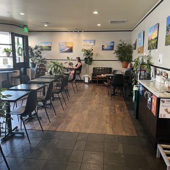 Retrograde Coffee Roasters - Insidz - Coffee Roasteries Near Me - Sebastopol, California