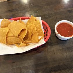 La Union Restaurant - Chips and salsa