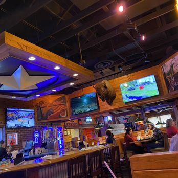 Texas Roadhouse - a view of the bar and televisions - Steakhouses Near Me - Selinsgrove, Pennsylvania Texas Roadhouse - a view of the bar and televisions - Steakhouses Near Me - Selinsgrove, Pennsylvania