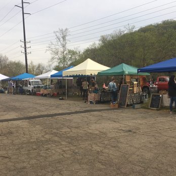 Riverside Tailgate Market - a variety of tents and vendors - Farmers Market Near Me - Woodfin, North Carolina Riverside Tailgate Market - a variety of tents and vendors - Farmers Market Near Me - Woodfin, North Carolina