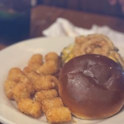 Old Chicago Pizza + Taproom