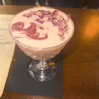 Roxanne's - Drink at speakeasy - Lounges Near Me - Long Beach, California Roxanne's - Drink at speakeasy - Lounges Near Me - Long Beach, California