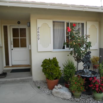 Orange Mango Garden House - Front door - Hostels Near Me - Santa Ana, California Orange Mango Garden House - Front door - Hostels Near Me - Santa Ana, California