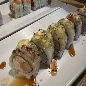Hinoki Sushi - Dragon roll, again very skimpy pieces of fish on top. - Sushi Bars Near Me - Reno, Nevada Hinoki Sushi - Dragon roll, again very skimpy pieces of fish on top. - Sushi Bars Near Me - Reno, Nevada