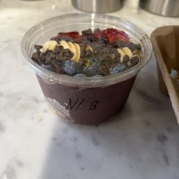 Nutty berry açaí bowl Nutty berry açaí bowl