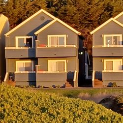 Surf and Sand Lodge - View of the place