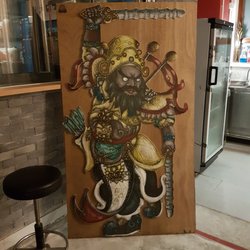 門神啤酒廠 - Look how badass this sign is.