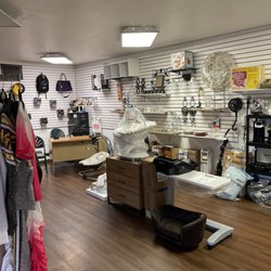 T-N-T Odds N Ends - Inside store