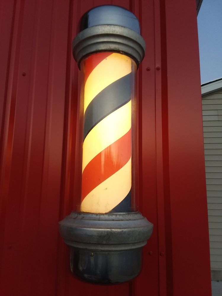 Von's Barber Shop Logo