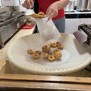 Snow-Line Orchard - Freshly made donuts - Fruits & Veggies Near Me - Oak Glen, California Snow-Line Orchard - Freshly made donuts - Fruits & Veggies Near Me - Oak Glen, California