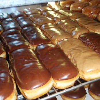 Fancy Donuts - GONNA TRY THE CHOC., MAPLE ECLAIR , U'LL COME BACK FOR MORE . - Donuts Near Me - Galt, California
