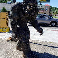 Das Gift Haus - A Sasquatch Sighting at Das Gift Haus