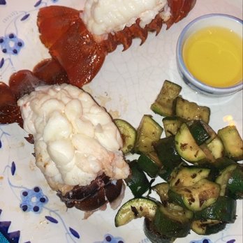 Edith's - On a diet: two steamed lobsters and grilled veggies - Mexican Near Me - Cabo San Lucas, BCS Edith's - On a diet: two steamed lobsters and grilled veggies - Mexican Near Me - Cabo San Lucas, BCS