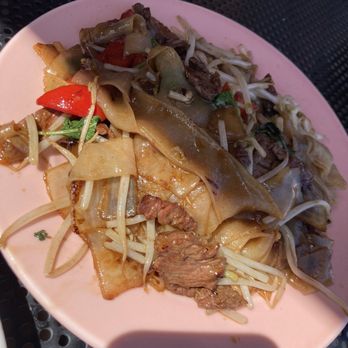 Birdseye Kitchen - Drunken Noodle with Beef - Vietnamese Near Me - Encinitas, California