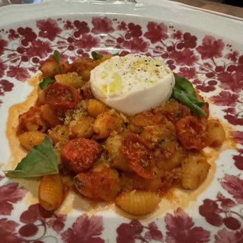 Be.Steak.A - GNOCCHETTI POMODORO
Fried tomato sauce, burrata pugliese, basil breadcrumbs - Bars Near Me - Campbell, California Be.Steak.A - GNOCCHETTI POMODORO
Fried tomato sauce, burrata pugliese, basil breadcrumbs - Bars Near Me - Campbell, California