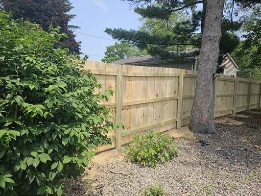 200 ft of 6" wood privacy fence - We removed all old fencing and installed 200 lineal foot of new 6" privacy fence what a difference and our customer was very happy there dogs could run free without worrying about neighbors dogs!