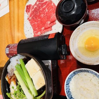 Restaurant SUNTORY - Is was a while ago but I think this was the Sukiyaki Set. - Japanese Near Me - Honolulu, Hawaii Restaurant SUNTORY - Is was a while ago but I think this was the Sukiyaki Set. - Japanese Near Me - Honolulu, Hawaii