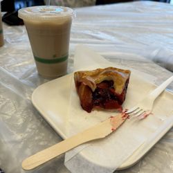 The Carrot - Iced London fog & cherry pie