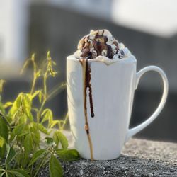 The Random Cup - Caramel Mocha