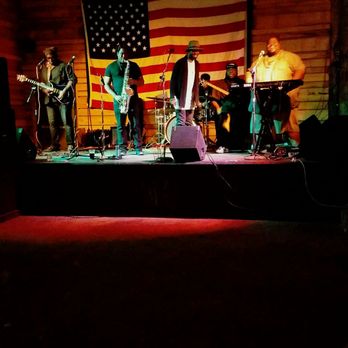 Loflin Yard - Chinese Dub Connection reggae performance on Cinco de Mayo 2017 - New American Near Me - Memphis, Tennessee Loflin Yard - Chinese Dub Connection reggae performance on Cinco de Mayo 2017 - New American Near Me - Memphis, Tennessee