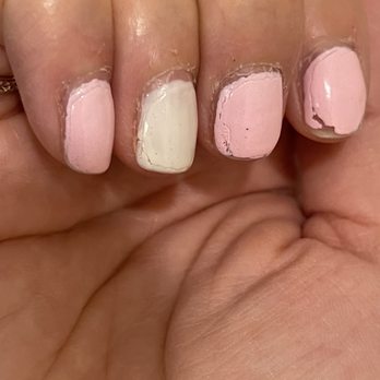 Tips N Toes Spa - The chips are on me for installing a car seat but take a look at the sides. Uneven coats that are totally noticeable. - Nail Salons Near Me - San Ramon, California Tips N Toes Spa - The chips are on me for installing a car seat but take a look at the sides. Uneven coats that are totally noticeable. - Nail Salons Near Me - San Ramon, California