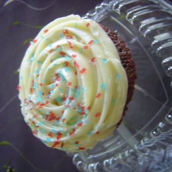 Upper Crust Bakery - Yummm Cupcakes... - Bakeries Near Me - Austin, Texas Upper Crust Bakery - Yummm Cupcakes... - Bakeries Near Me - Austin, Texas