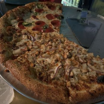 Lee's Grocery - Split pizza. Half siracha bbq add pineapple and half pepperoni and jalapeño - Pizza Near Me - Tampa, Florida